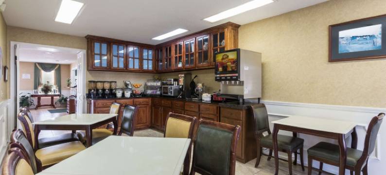 韦克罗斯温德姆呗盟酒店(Baymont by Wyndham Waycross)图片