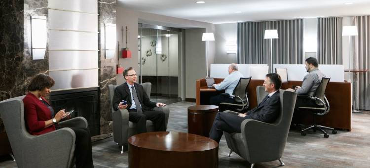 河畔酒店(River Hotel)图片