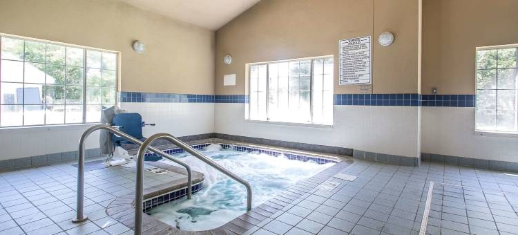 东特洛伊 I-43 品质酒店及套房(Quality Inn & Suites East Troy I-43)图片