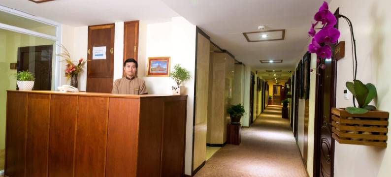 里诺酒店(Reno Hotel)图片