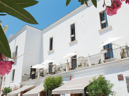 茵德里宫殿酒店