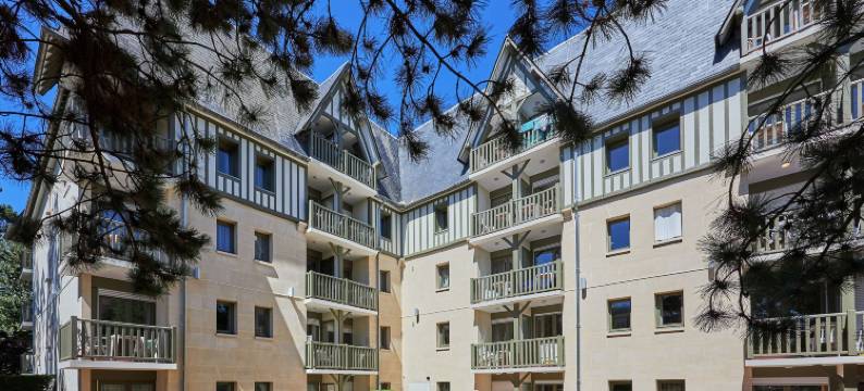 昂布兰皮埃尔假日住宅酒店(Residence Pierre & Vacances les Embruns)图片