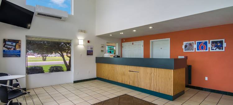 佛罗里达彭萨科拉 - 海军航空基地 6 号汽车旅馆(Motel 6 Pensacola, FL - Nas)图片