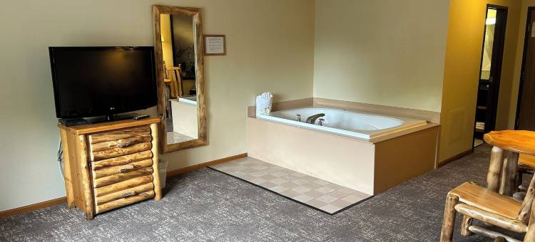 麦奇诺市布里奇维尤速8酒店(Super 8 by Wyndham Bridgeview of Mackinaw City)图片