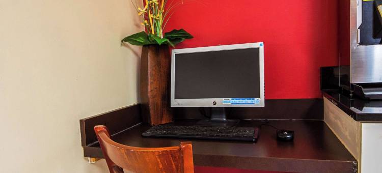 三角研究公园伊克诺旅馆(Econo Lodge Research Triangle Park)图片