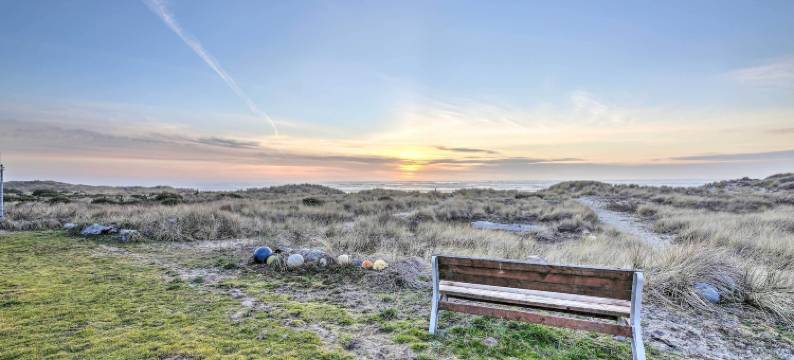 沙鸟海滨小屋，带私人阳台的3号房(Sanderling Sea Cottages, Unit 3 w/ Private Balcony)图片