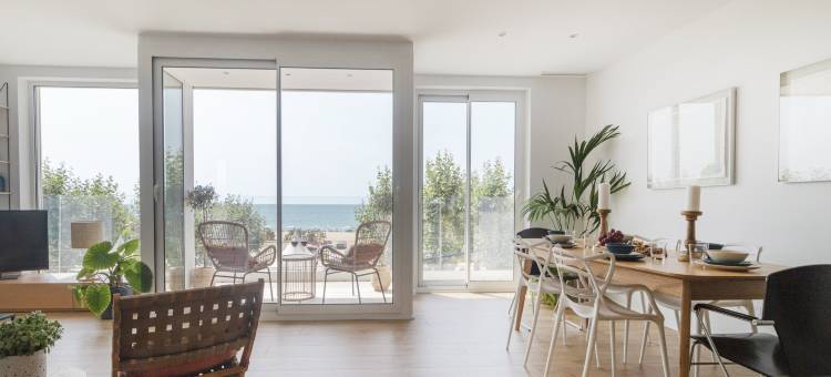 Seafront Apartment in Calella with Beach Access图片