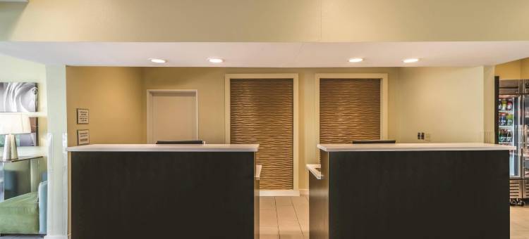 圣路易斯科林斯维尔拉昆塔温德姆套房酒店(La Quinta Inn & Suites by Wyndham Collinsville - St. Louis)图片