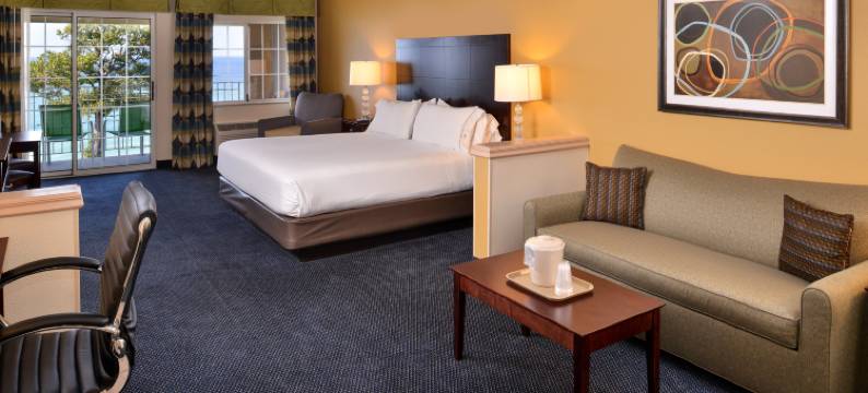 Holiday Inn Express & Suites ST。王永平(Holiday Inn Express & Suites ST. JOSEPH LAKEFRONT by IHG)图片