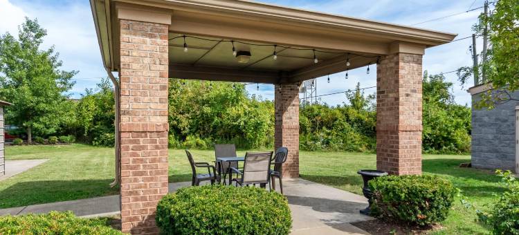 克拉克斯维尔-路易维尔北郊区套房酒店(Suburban Studios Clarksville-Louisville North)图片