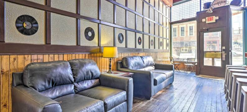 翻新酒吧 <离密西西比河两个街区(Walk to River: Unique Studio in Renovated Bar!)图片