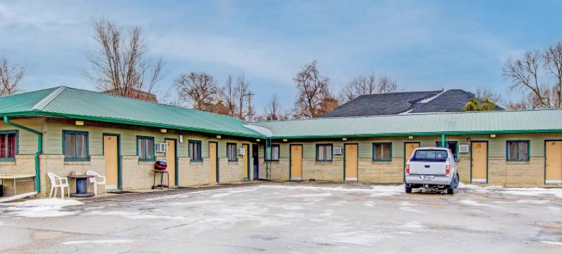 贝尔艾尔汽车旅馆 - 钱伯林靠近密苏里河 I 90(Bel Aire Motel Chamberlain Near Missouri River I 90)图片