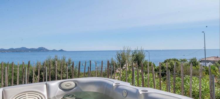 Villa in Les Issambres near the Sea图片
