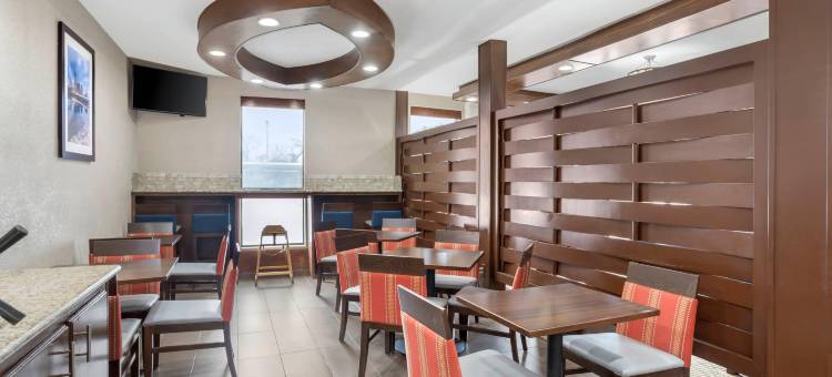 布伦纳姆舒适全套房酒店(Comfort Suites)图片