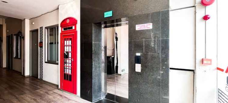 超级OYO Capital O 3905 Graha 100宾馆(Sans Vibes Hotel Syariah Graha 100 Gubeng Surabaya)图片