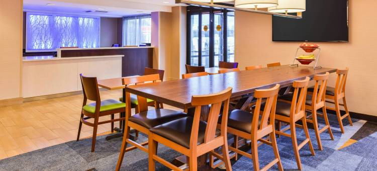 科宁河畔万枫旅馆(Fairfield Inn Corning Riverside)图片