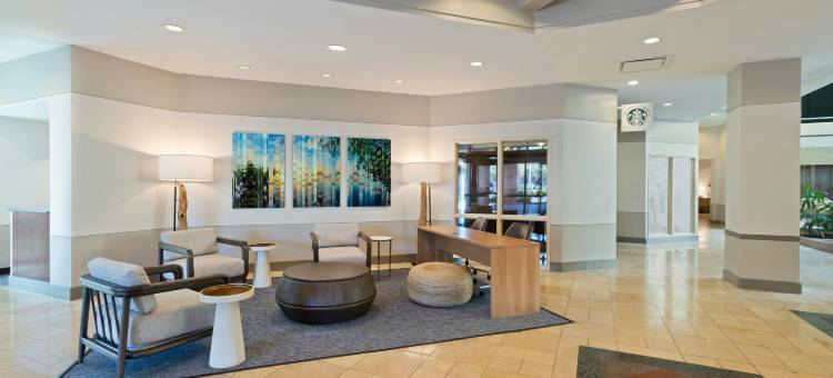 希尔顿坦帕布希花园附近美国佛罗里达大学大使套房酒店(Embassy Suites by Hilton Tampa USF Near Busch Gardens)图片