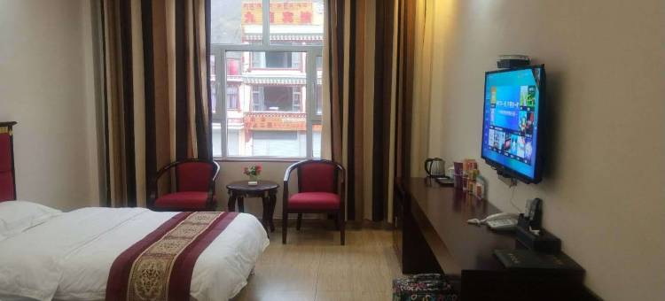 久治央克尔酒店图片