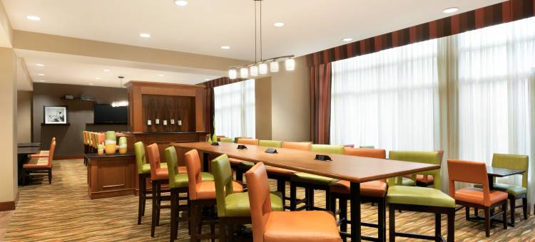 纽约拉瓜迪亚机场希尔顿欢朋酒店(Hampton Inn New York - LaGuardia Airport)图片