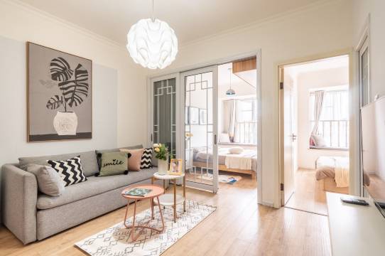 漫漫设计师民宿(府华二路1号分店)