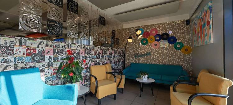 波尔多西部梅里尼亚克机场基里亚德酒店(Kyriad Bordeaux - MÉRIGNAC AÉROPORT)图片