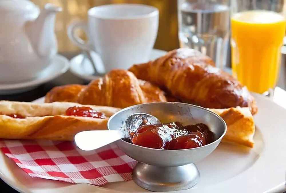 The Tamnan Pattaya Hotel & Resort Over view