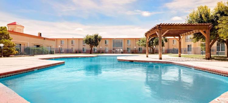 普莱恩维尤温德姆速8酒店(Super 8 by Wyndham Plainview)图片