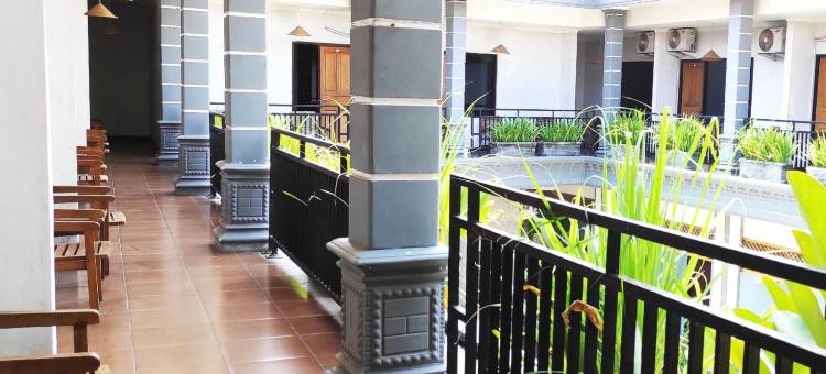 Hotel Salma Syariah Mitra RedDoorz Near Terminal Baru Kediri图片