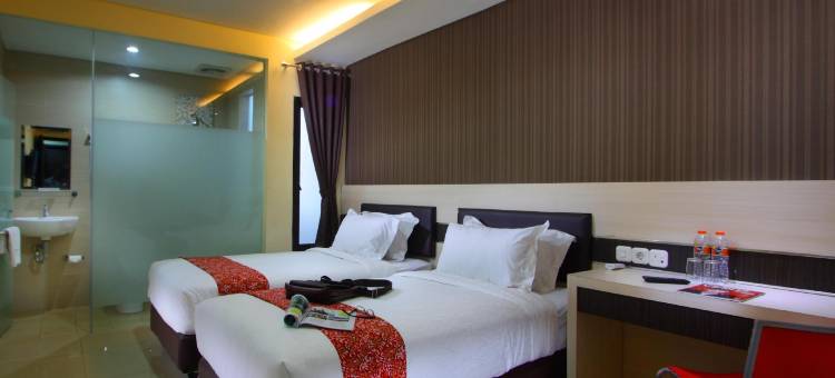 三宝垄邦利马苏米酒店(Sumi Hotel Simpang Lima Semarang)图片