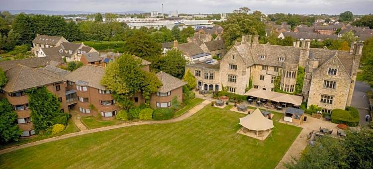 斯通豪斯苑酒店(Stonehouse Court Hotel - A Bespoke Hotel)图片