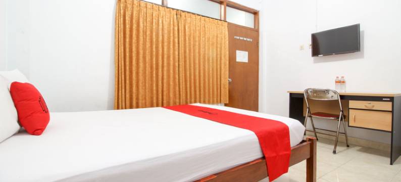 红多兹Plus酒店-近南广场(RedDoorz Plus Near Alun Alun Selatan)图片