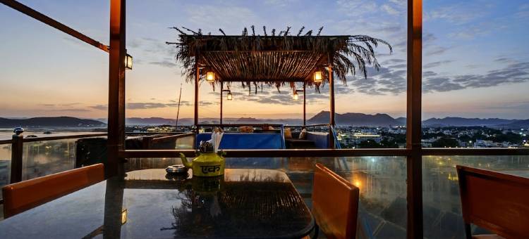 乌戴尼瓦斯湖滨酒店(Hotel Udai Niwas by the Lake)图片