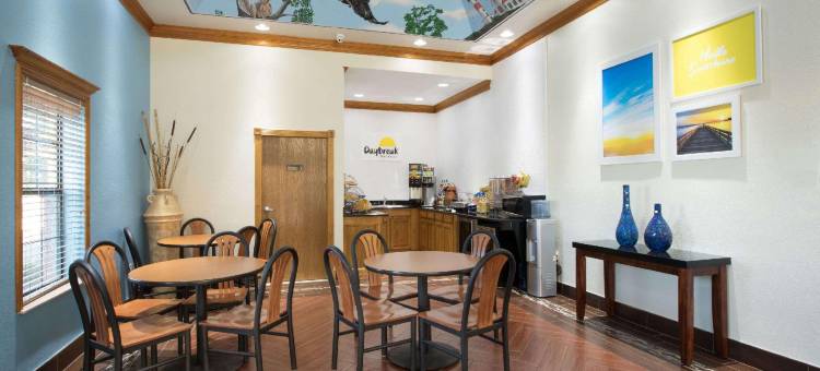 比格斯普林戴斯套房酒店(Days Inn & Suites by Wyndham Big Spring)图片