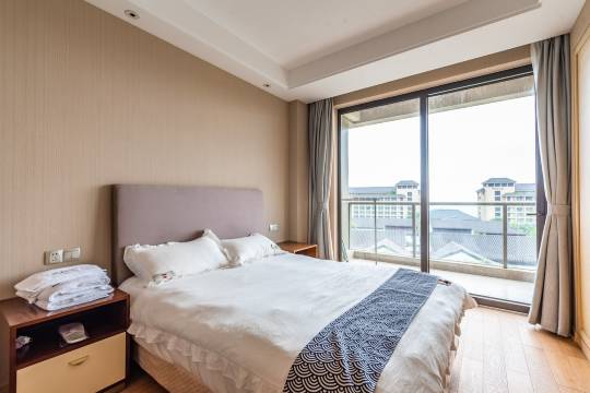 朱家尖东沙绿城春晓假日精品民宿(民宿路5号分店)