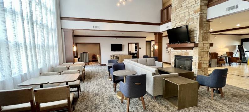 密尔沃基西-奥康诺摩沃洲际Staybridge Suites酒店(Staybridge Suites Milwaukee West-Oconomowoc by IHG)图片
