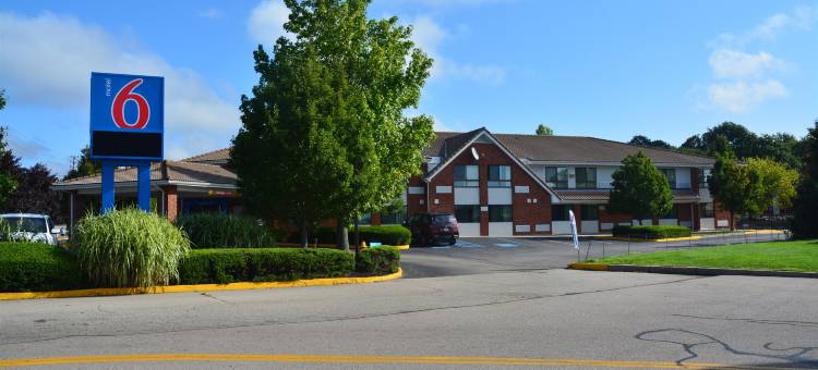 纽波特罗德岛6号汽车旅馆(Motel 6 Newport, RI)图片