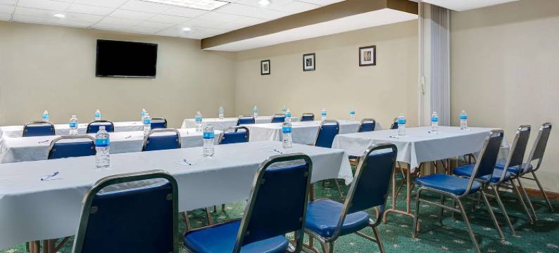 爱荷华城市Travelodge by Wyndham(Travelodge by Wyndham Iowa City)图片