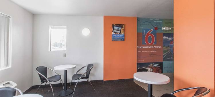 Motel 6 Omaha, NE - Central图片