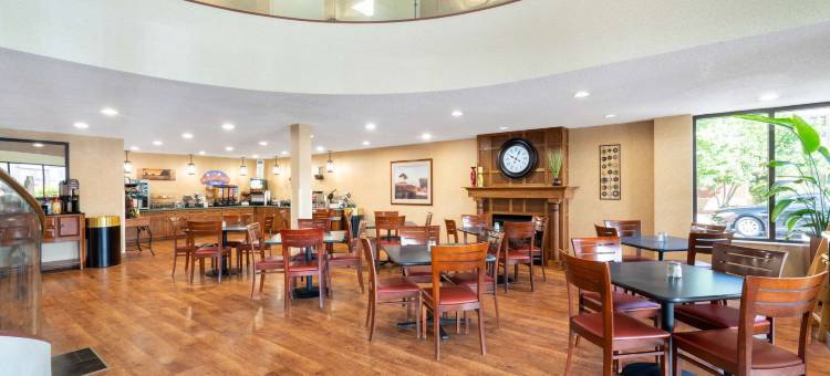 诺克斯维尔锡达布拉夫温德姆呗盟酒店(Baymont by Wyndham Knoxville/Cedar Bluff)图片