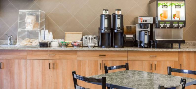 道芬速8酒店(Super 8 by Wyndham Dauphin)图片