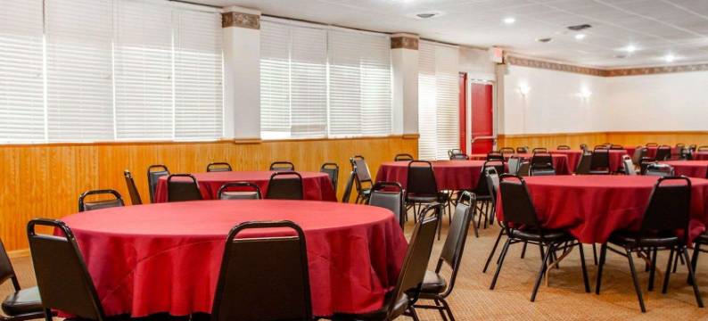 牛顿伊克诺旅馆(Econo Lodge Inn & Suites)图片