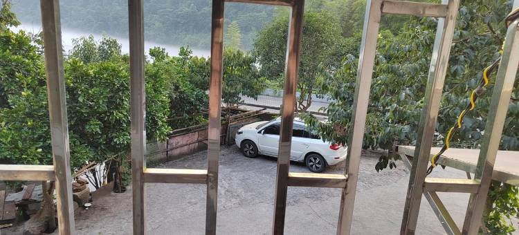 雾漫江边居4号观景点店特色民宿(沿江东路分店)图片