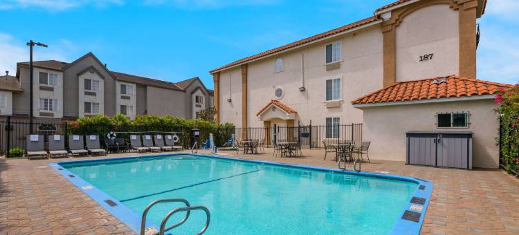 萨利纳斯谷贝斯特韦斯特优质套房酒店(Best Western Plus Salinas Valley Inn  Suites)图片