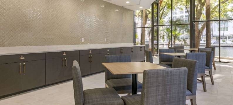 布里克尔市中心 - 迈阿密港舒适套房酒店(Comfort Inn & Suites Downtown Brickell-Port of Miami)图片