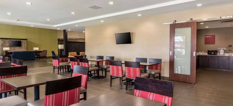 舒适套房酒店梅里迪恩和I-40(Comfort Suites Meridian and I-40)图片