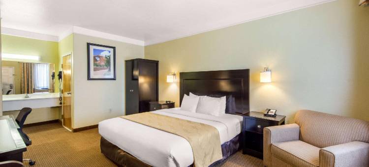 盖洛普 I-40 出口 20 号凯艺套房酒店(Quality Inn & Suites Gallup I-40 Exit 20)图片