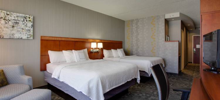 长岛/法明代尔共和国机场万怡酒店(Courtyard Republic Airport Long Island/Farmingdale)图片