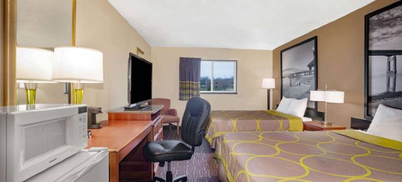 麦迪逊速8酒店(Super 8 by Wyndham Fort Madison)图片