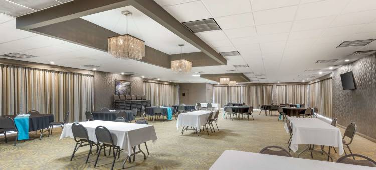 兰丁景观贝斯特韦斯特优质套房酒店(Best Western Plus Landing View Inn  Suites)图片