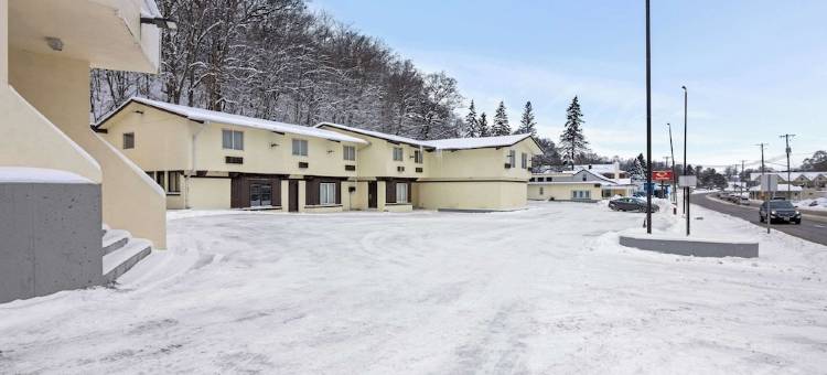 马尼斯蒂酒店(伊克诺旅馆Manistee, MI)(Econo Lodge Manistee)图片